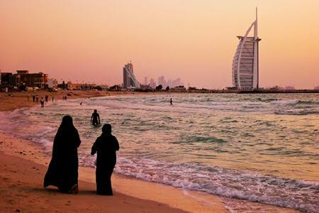 “امارات” کشور اسلامی که در آن روسپی گری آزاد است