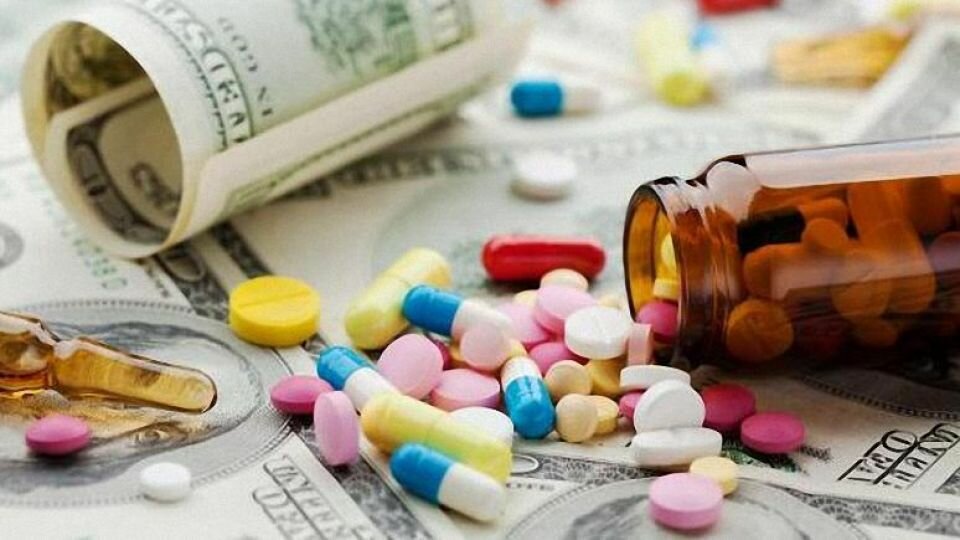 چک‌های برگشتی داروخانه‌ها و بدقولی بیمه‌ها